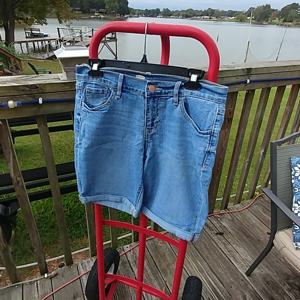 Old Navy shorts never been worn